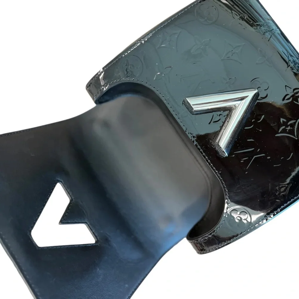 Louis Vuitton Pochette Twist Leather & Vernis - Picture 4 of 8